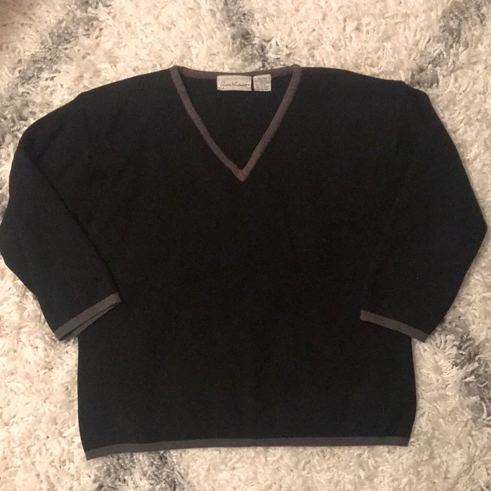 Gloria Vanderbilt Crop v-neck sweater